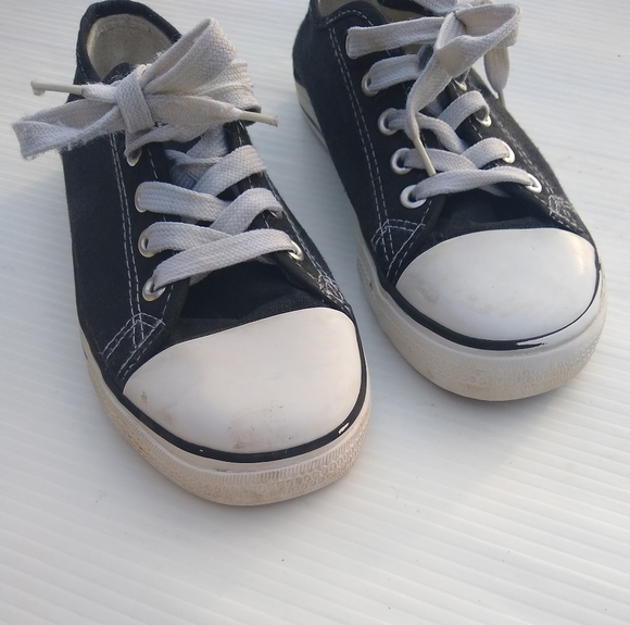 CONVERSE kids black low top sneakers sz 3 - Picture 4 of 8